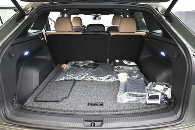 2026 Volkswagen Atlas Cross Sport SE with Technology
