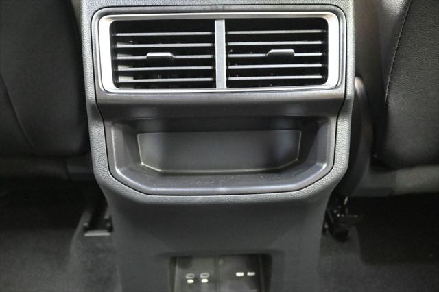 2026 Volkswagen Atlas Cross Sport SE with Technology