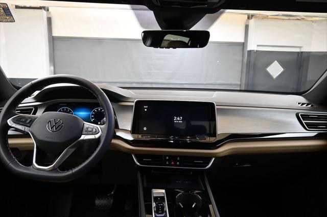 2026 Volkswagen Atlas Cross Sport SE with Technology