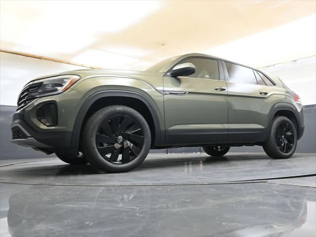 2026 Volkswagen Atlas Cross Sport SE with Technology