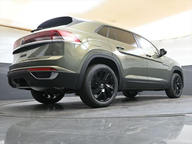 2026 Volkswagen Atlas Cross Sport SE with Technology