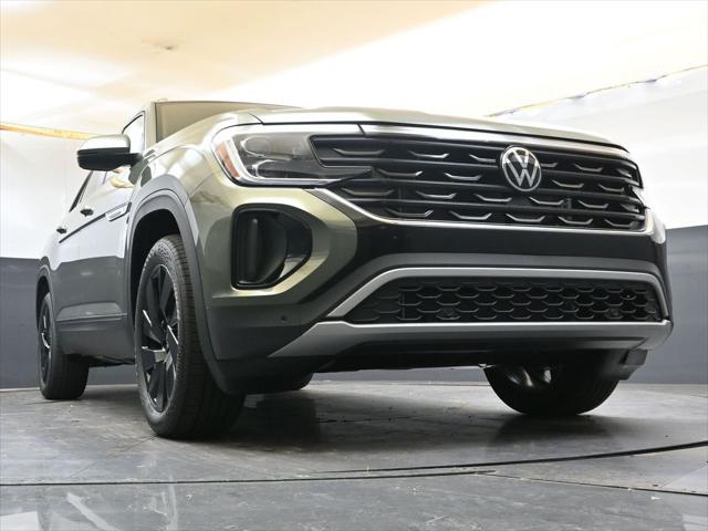 2026 Volkswagen Atlas Cross Sport SE with Technology