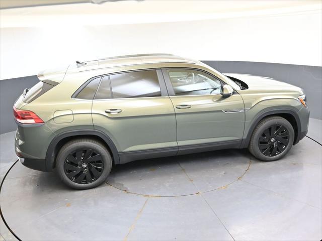 2026 Volkswagen Atlas Cross Sport SE with Technology