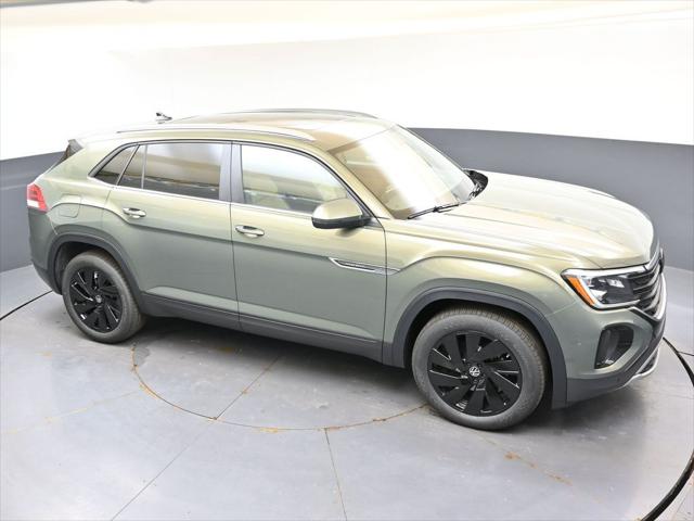 2026 Volkswagen Atlas Cross Sport SE with Technology