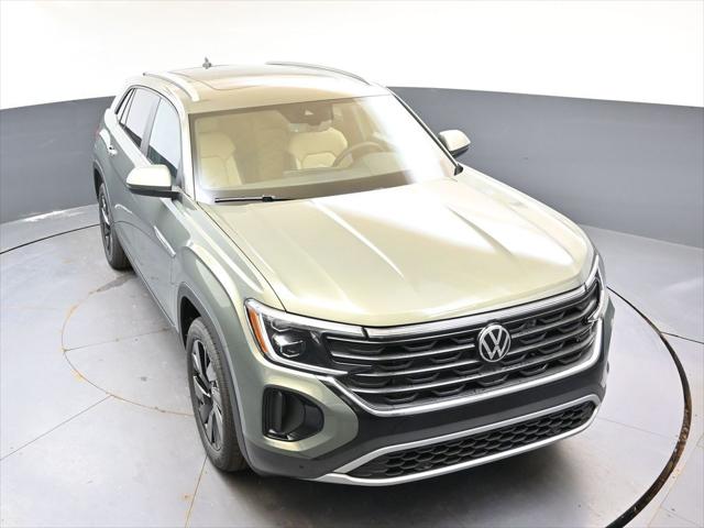 2026 Volkswagen Atlas Cross Sport SE with Technology