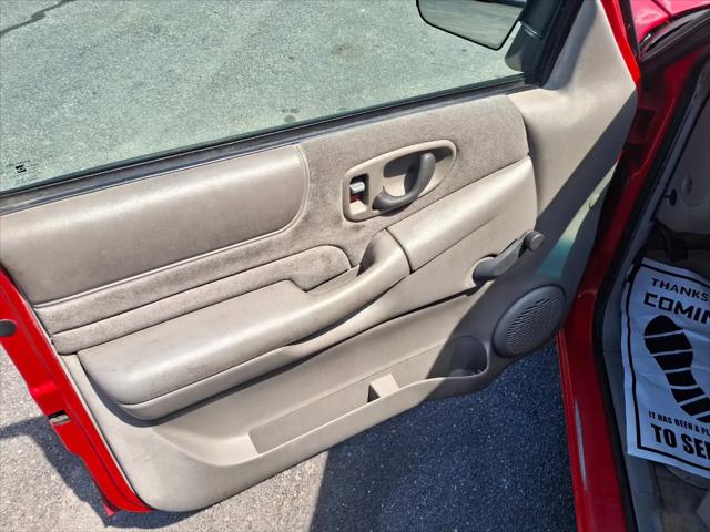 2001 Chevrolet S-10 LS