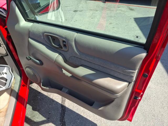 2001 Chevrolet S-10 LS