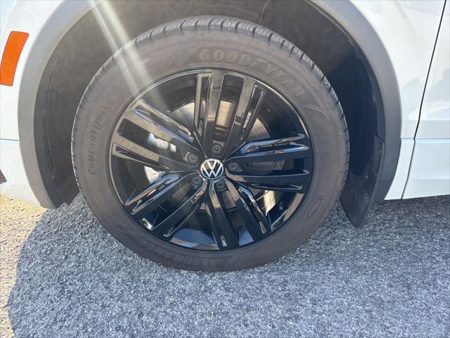 2022 Volkswagen Tiguan 2.0T SE R-Line Black