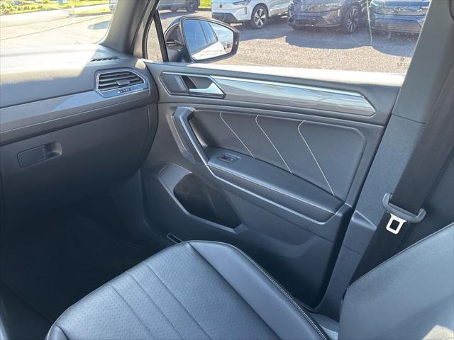 2022 Volkswagen Tiguan 2.0T SE R-Line Black