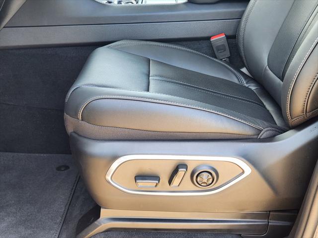 2026 Jeep Grand Wagoneer 4x2