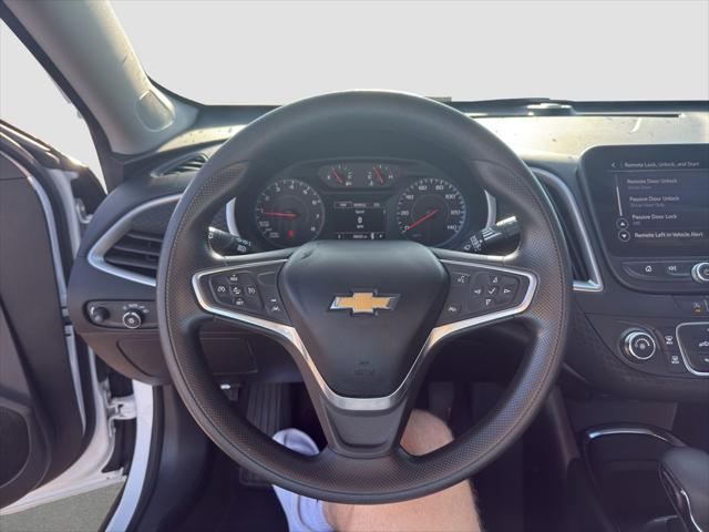 2022 Chevrolet Malibu FWD 1FL