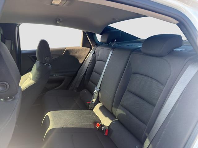 2022 Chevrolet Malibu FWD 1FL