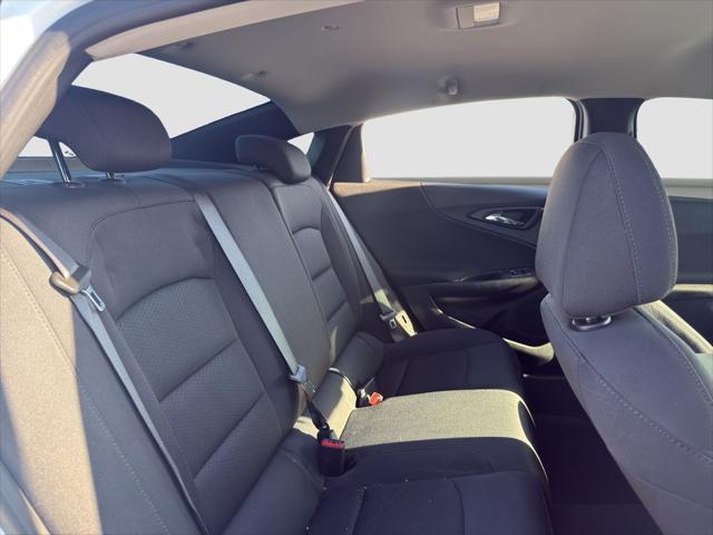 2022 Chevrolet Malibu FWD 1FL