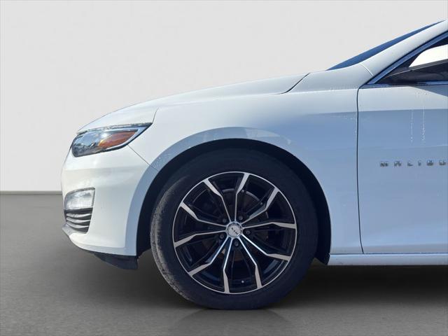 2022 Chevrolet Malibu FWD 1FL