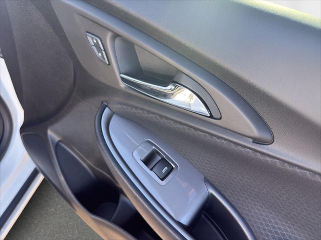 2022 Chevrolet Malibu FWD 1FL