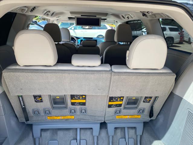 2012 Toyota Sienna XLE V6 8 Passenger