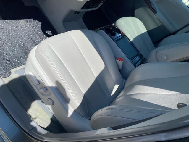2012 Toyota Sienna XLE V6 8 Passenger