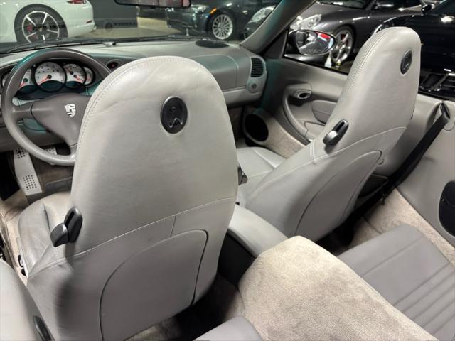 2000 Porsche 911 Carrera