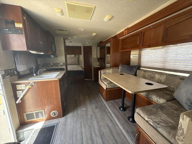 2008 Ford E-450 Cutaway Unknown