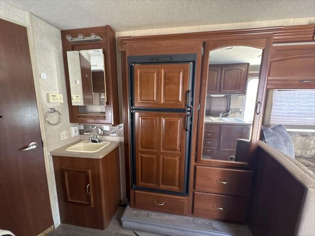 2008 Ford E-450 Cutaway Unknown
