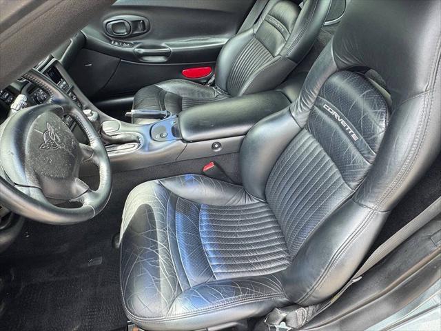 2004 Chevrolet Corvette Base 2dr Coupe