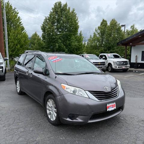 2013 Toyota Sienna LE 7 Passenger