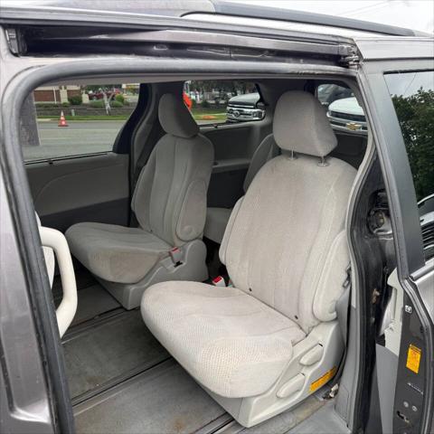 2013 Toyota Sienna LE 7 Passenger