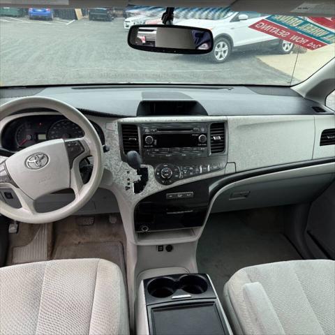 2013 Toyota Sienna LE 7 Passenger