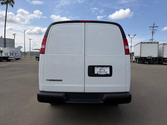 2022 Chevrolet Express Cargo Van RWD 2500 Extended Wheelbase WT