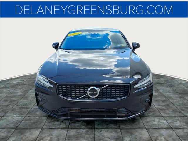 2024 Volvo S60 B5 Plus Dark Theme