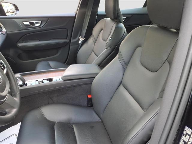 2024 Volvo S60 B5 Plus Dark Theme