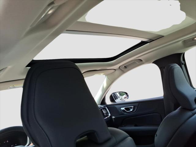 2024 Volvo S60 B5 Plus Dark Theme