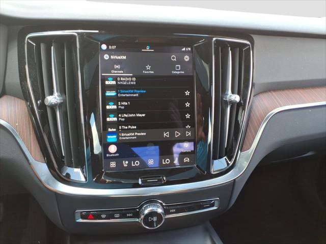2024 Volvo S60 B5 Plus Dark Theme