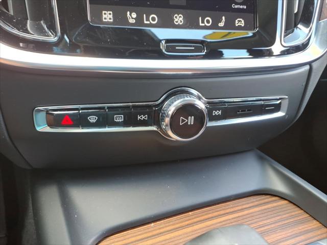 2024 Volvo S60 B5 Plus Dark Theme