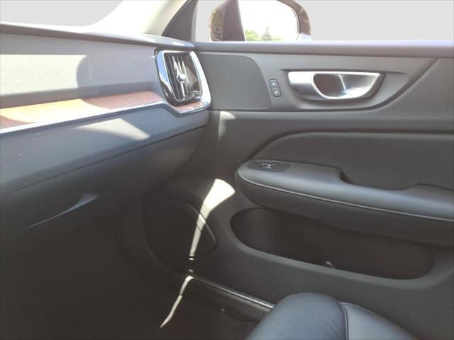 2024 Volvo S60 B5 Plus Dark Theme