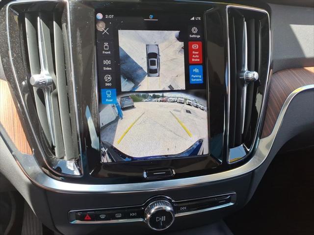 2024 Volvo S60 B5 Plus Dark Theme