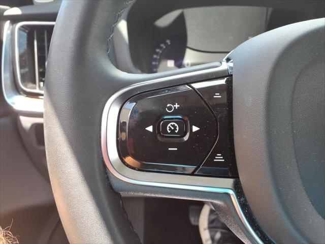 2024 Volvo S60 B5 Plus Dark Theme
