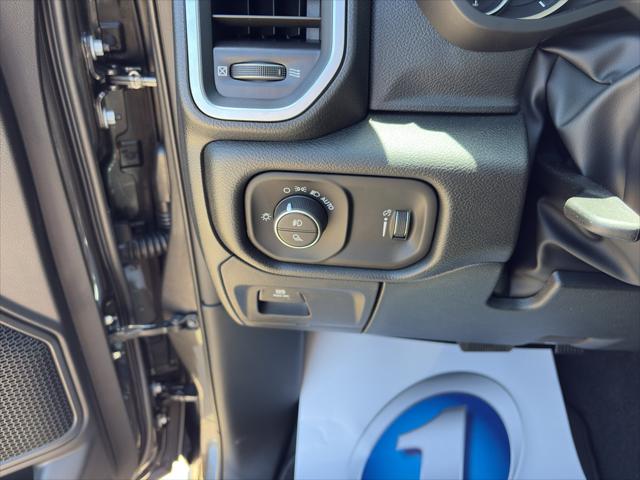 2026 Ram 1500 Express Crew Cab 4x4 57 Box