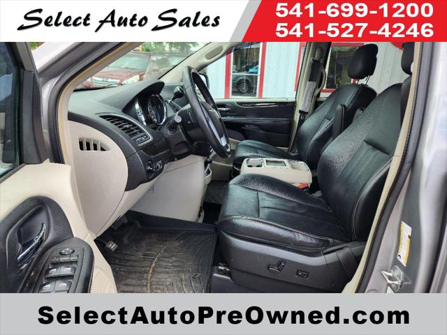 2014 Chrysler Town & Country Touring
