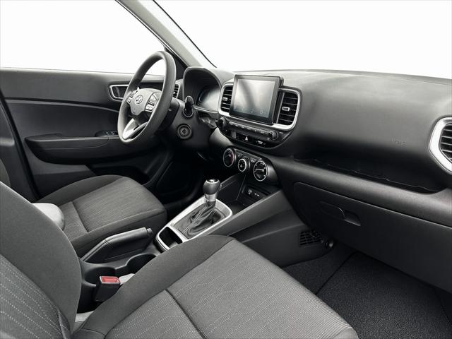 2025 Hyundai Venue SE