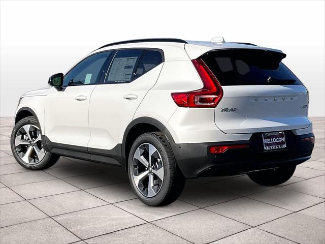 2026 Volvo XC40 Plus, B5 AWD Gas (mild hybrid), Dark
