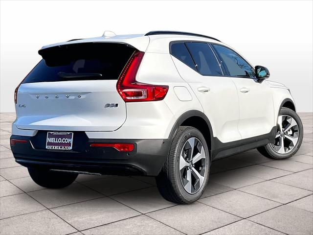 2026 Volvo XC40 Plus, B5 AWD Gas (mild hybrid), Dark