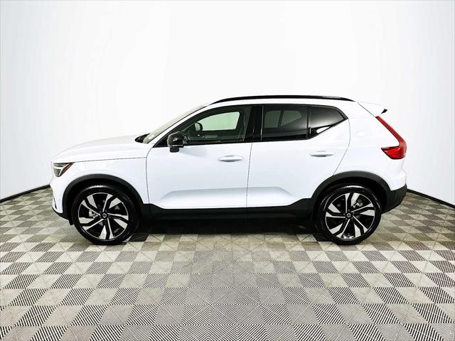 2026 Volvo XC40 Ultra, B5 AWD Gas (mild hybrid), Dark