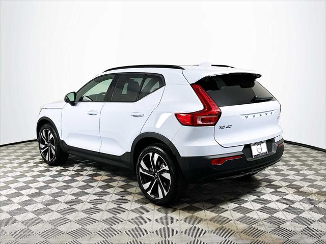 2026 Volvo XC40 Ultra, B5 AWD Gas (mild hybrid), Dark