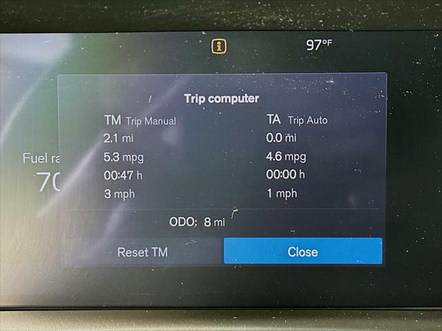 2026 Volvo XC40 Ultra, B5 AWD Gas (mild hybrid), Dark