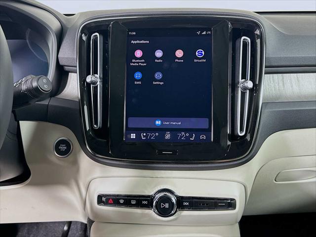 2026 Volvo XC40 Ultra, B5 AWD Gas (mild hybrid), Dark