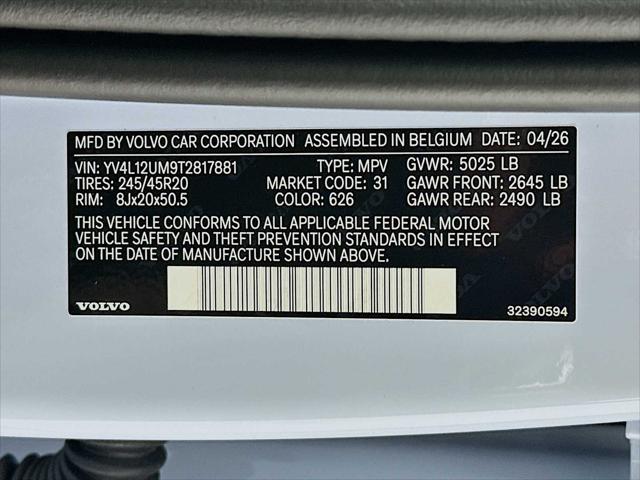 2026 Volvo XC40 Ultra, B5 AWD Gas (mild hybrid), Dark