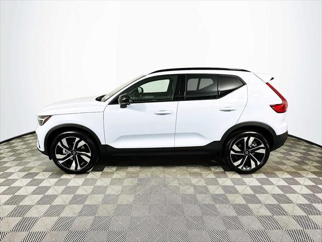 2026 Volvo XC40 Ultra, B5 AWD Gas (mild hybrid), Dark