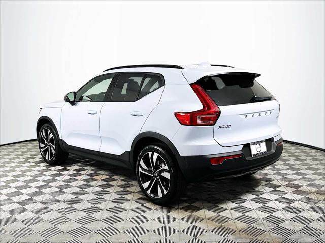 2026 Volvo XC40 Ultra, B5 AWD Gas (mild hybrid), Dark