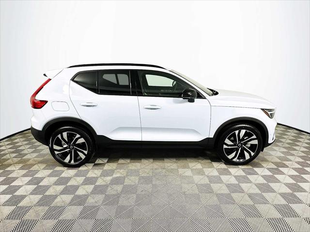 2026 Volvo XC40 Ultra, B5 AWD Gas (mild hybrid), Dark